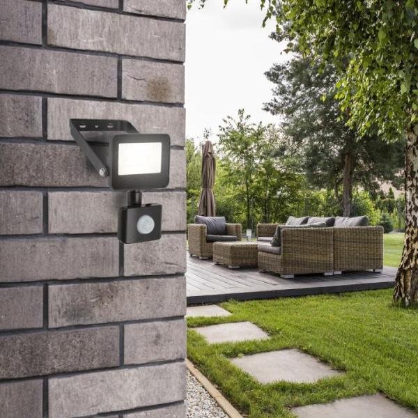LED Außenstrahler mit BWM 10W/900lm IP44 2