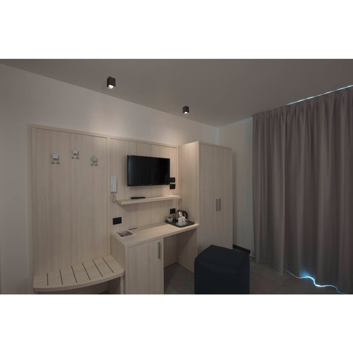 ALTRA DICE CL, Deckenaufbauleuchte, schwarz 3