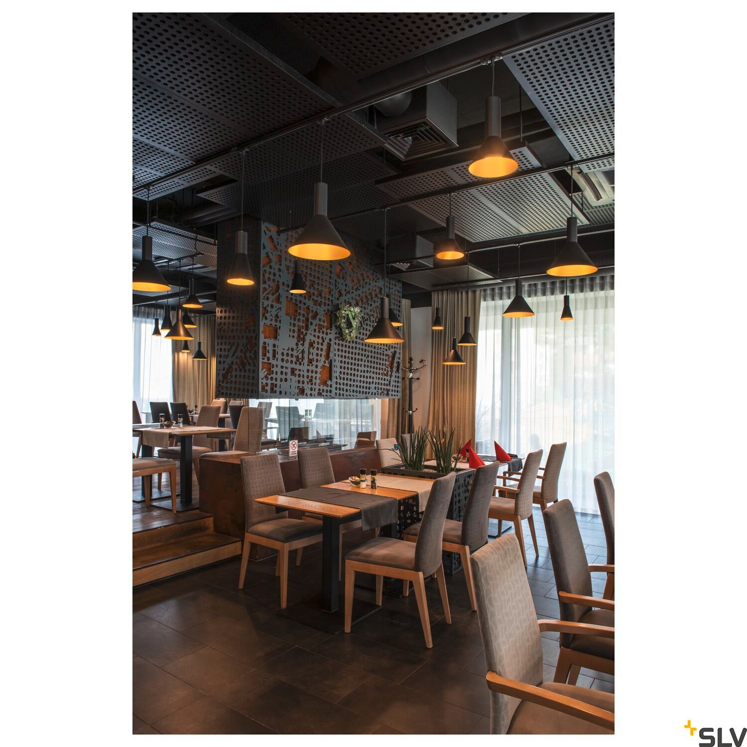 PHELIA 20,  Pendelleuchte, schwarz/gold 4